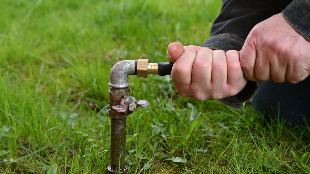 Gartenbrunnen mit Wasserentnahmestelle – Tal Schnitt Wuppertal